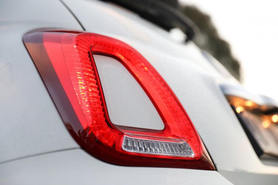 Детали экстерьера Abarth 595 (312) 2017 года  (AU) (фото 15 из 40)